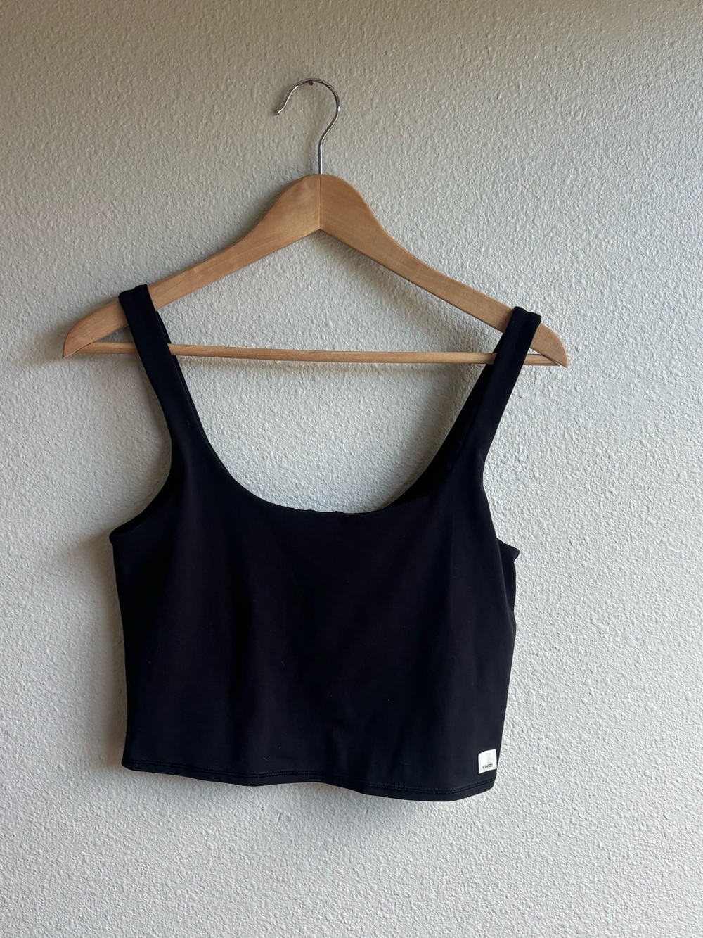Vuori Black Crop Tank Top
